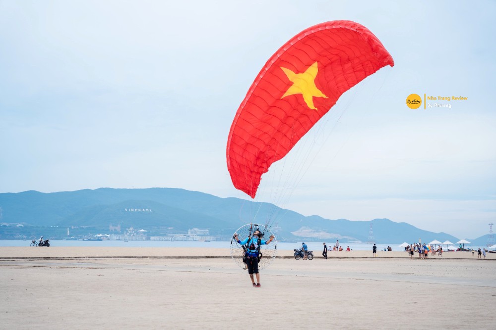 dù lượn có động cơ